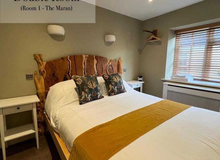 חדר סטנדרט, The Roost