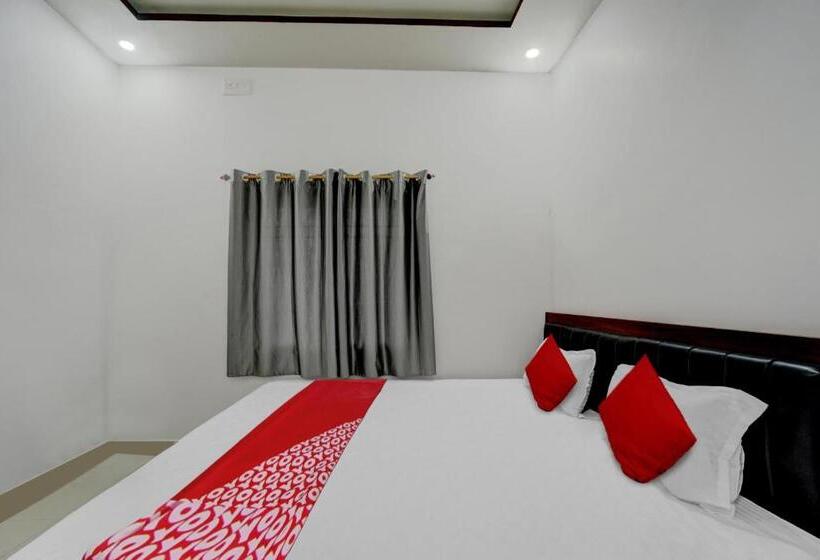 三人经典房间, Oyo Flagship Dev Laxmi Palace Hotel & Banquet