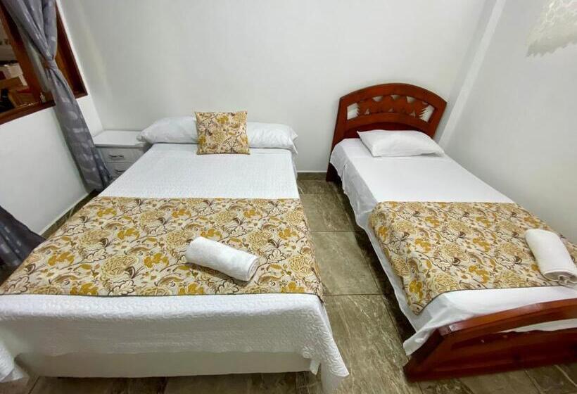 اتاق استاندارد سه تخته با سرویس بهداشتی مشترک, Casa Lubel