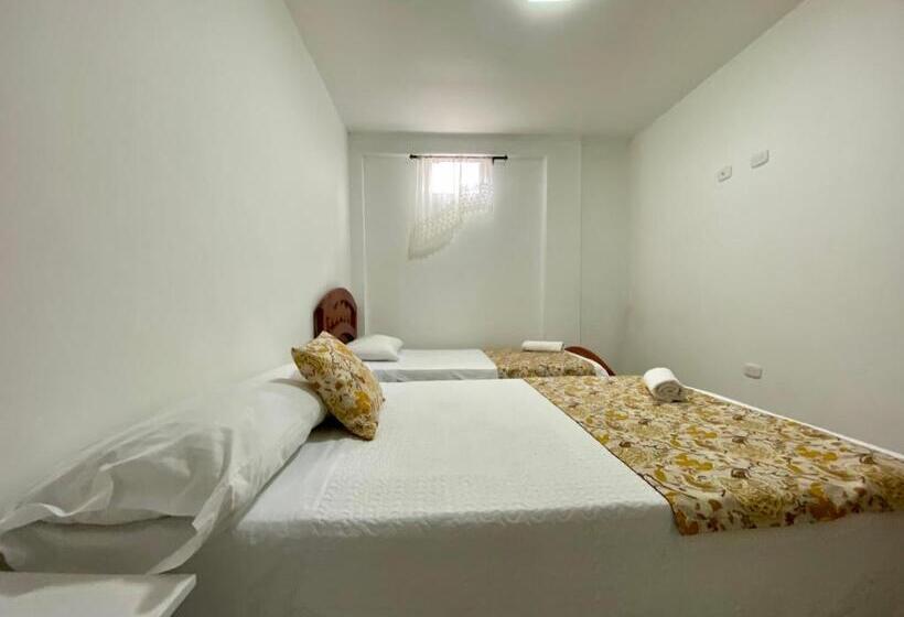 バスルーム共有のトリプルスタンダード, Casa Lubel