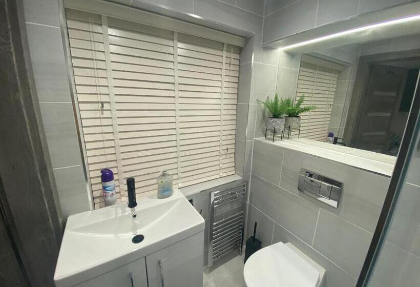 标准间, Modern Studio In Natural Surroundings