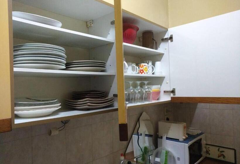 חדר סטנדרט, Room In Bb   Chambre Z2 A Bruxelles