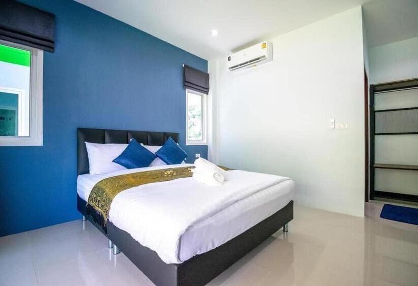 Standard Værelse m. Balkon, บ้านพักชายคลอง @บางปู สามร้อยยอด