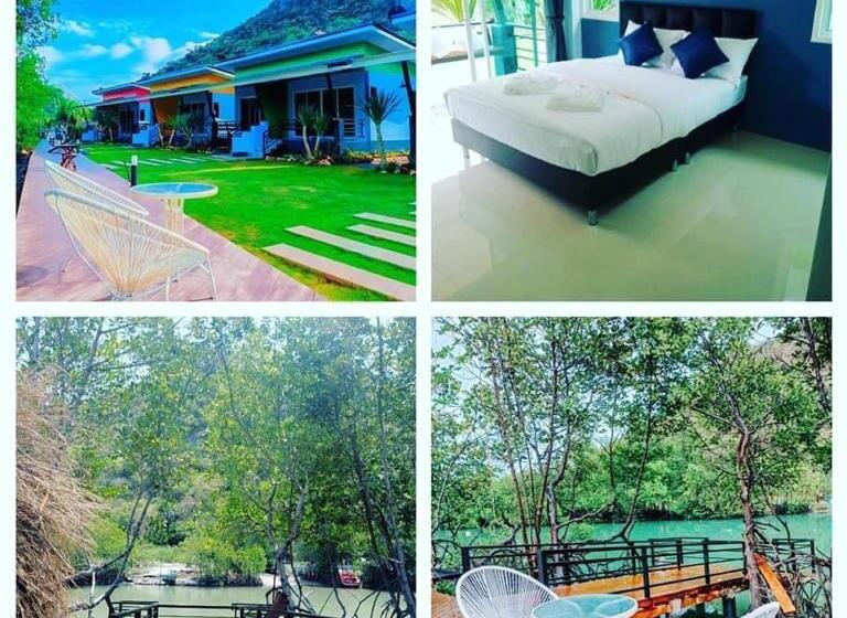 Standard Værelse m. Balkon, บ้านพักชายคลอง @บางปู สามร้อยยอด