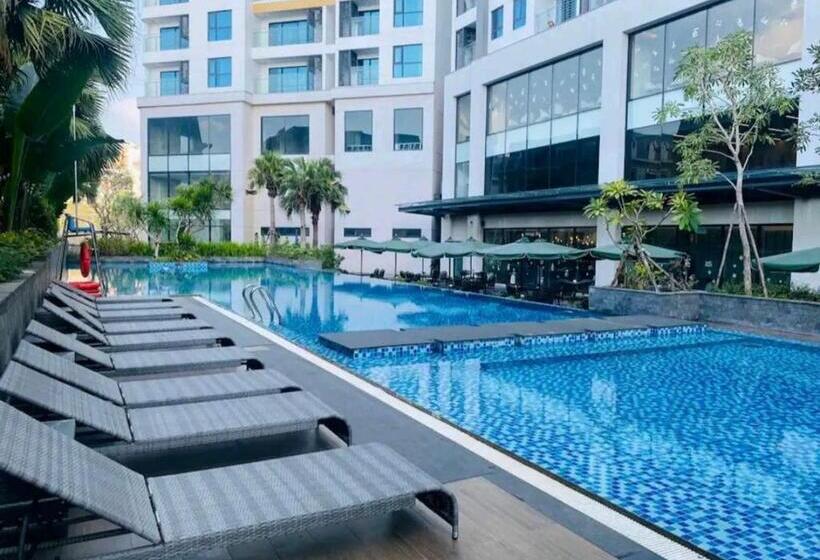 استودیوی استاندارد, Superior Suite Home, View City