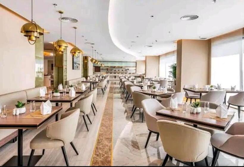 استودیوی استاندارد, Superior Suite Home, View City