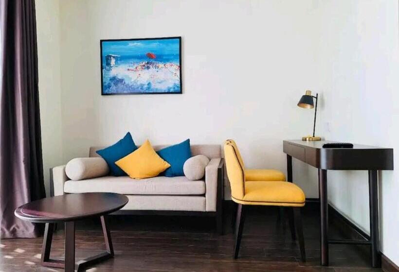استودیوی استاندارد, Superior Suite Home, View City