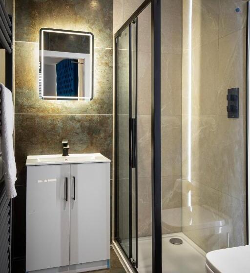 Suite Vista Ciutat, The Charleston