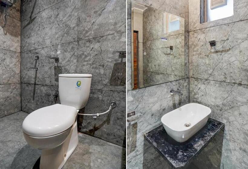 Трехместный Номер Классика, Townhouse Oak Hotel Comfortable Inn