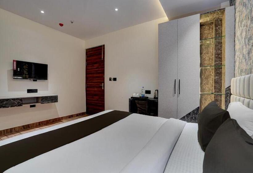 Трехместный Номер Классика, Townhouse Oak Hotel Comfortable Inn