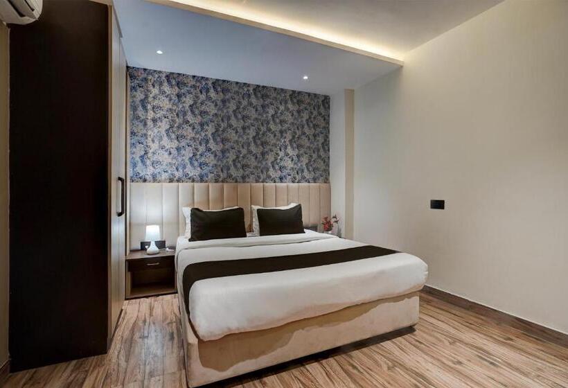 Трехместный Номер Классика, Townhouse Oak Hotel Comfortable Inn