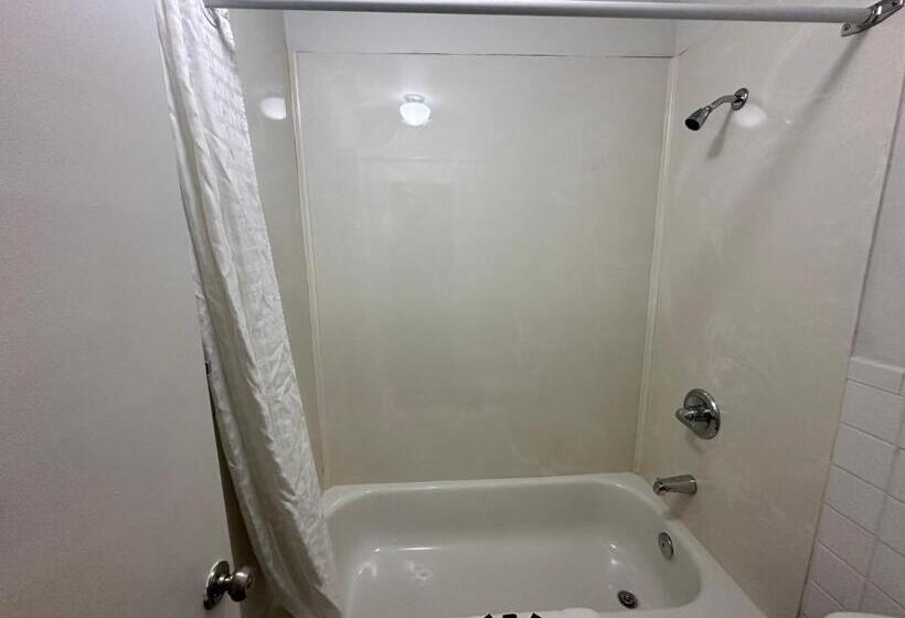 غرفة قياسية, White River Motel