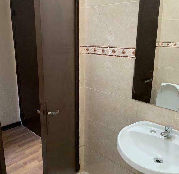 غرفة قياسية, American