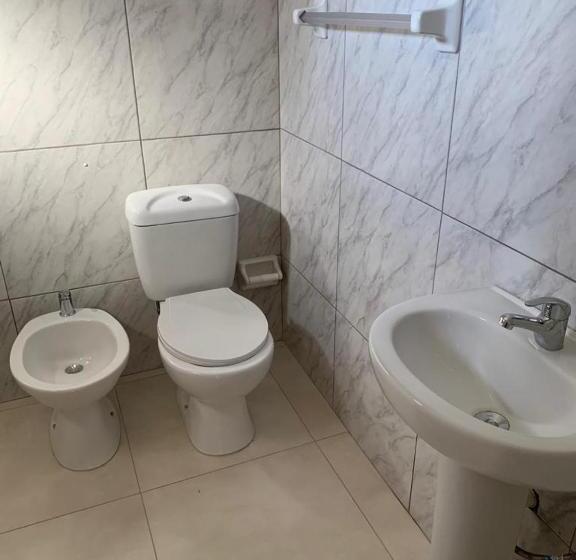 غرفة قياسية ثلاثية, American