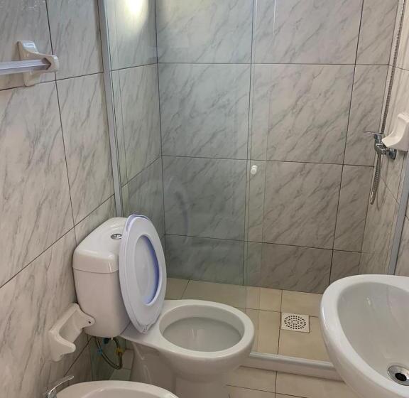 غرفة قياسية, American