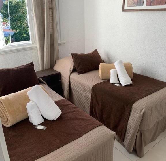 غرفة قياسية, American