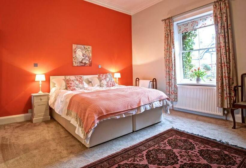 디럭스 룸 킹사이즈 침대, Grosmont House