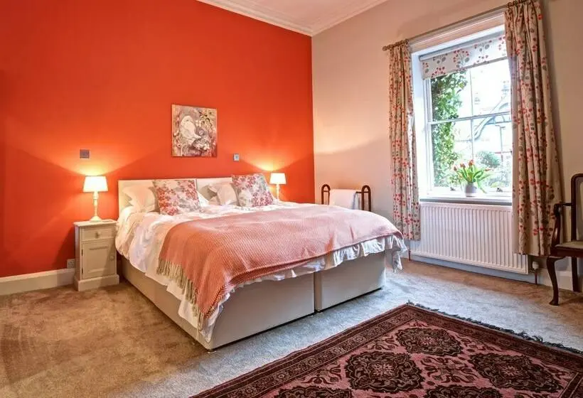 デラックスルーム, Grosmont House