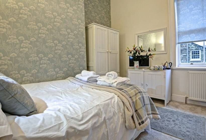 디럭스 룸, Grosmont House