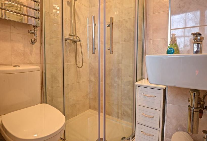 스탠다드 룸, Grosmont House