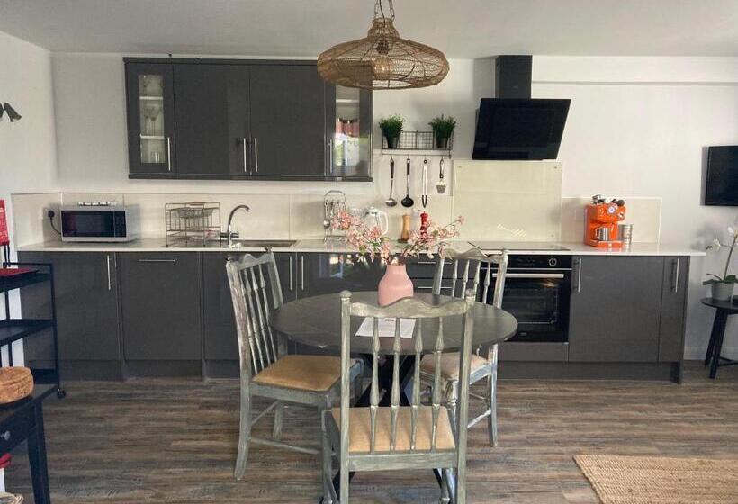 １階の１ベッドルームアパートメント, Molesworth Arms Pyworthy