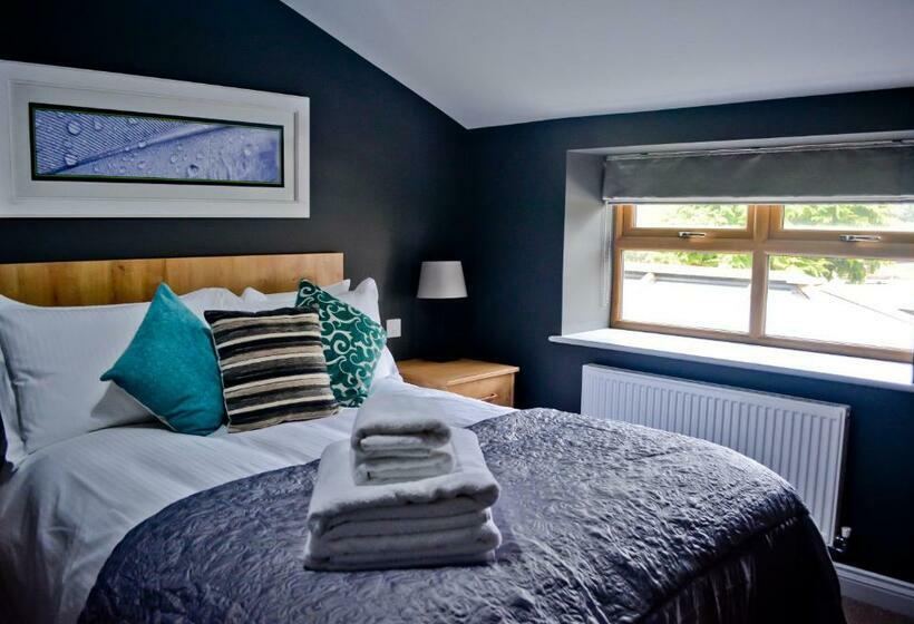 Quarto Estandar, The Ugly Duckling