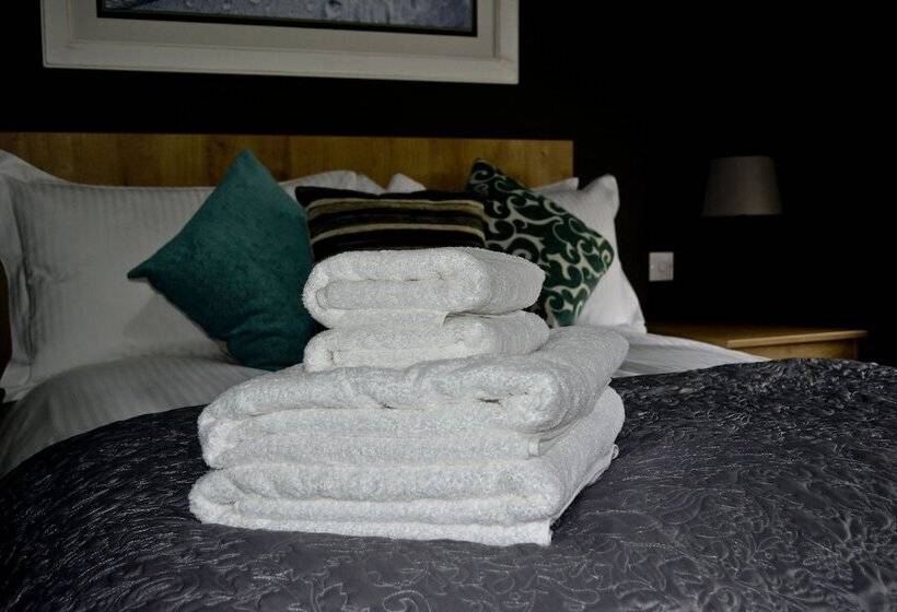 Quarto Estandar, The Ugly Duckling