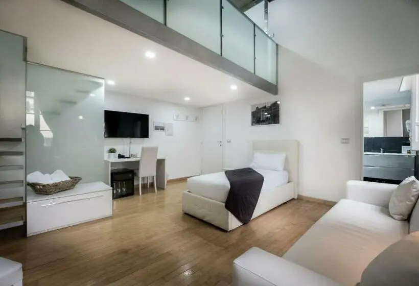 اتاق استاندارد سه نفره, Arch Rome Suites