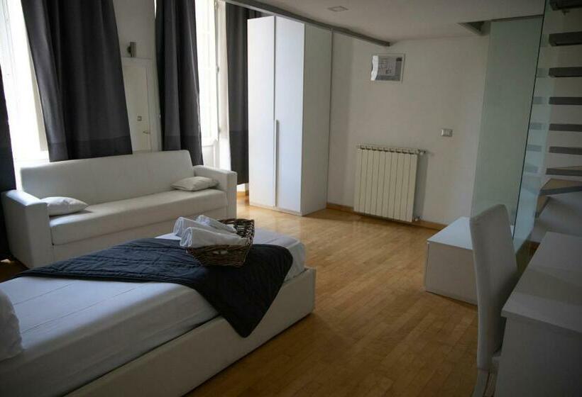 اتاق استاندارد سه نفره, Arch Rome Suites