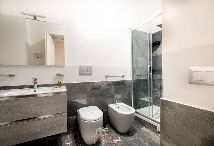اتاق استاندارد سه نفره, Arch Rome Suites