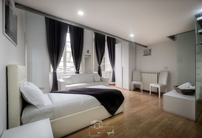 اتاق استاندارد سه نفره, Arch Rome Suites