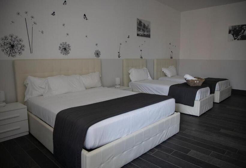 اتاق استاندارد چهار تخته, Arch Rome Suites