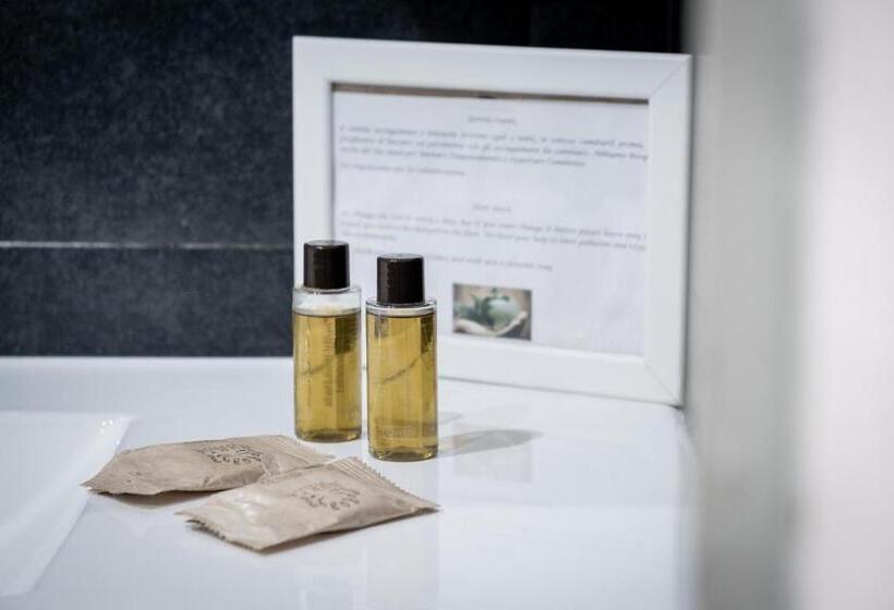 اتاق استاندارد چهار تخته, Arch Rome Suites