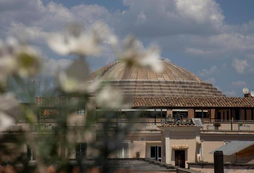 اتاق سوپریور با بالکن, Arch Rome Suites