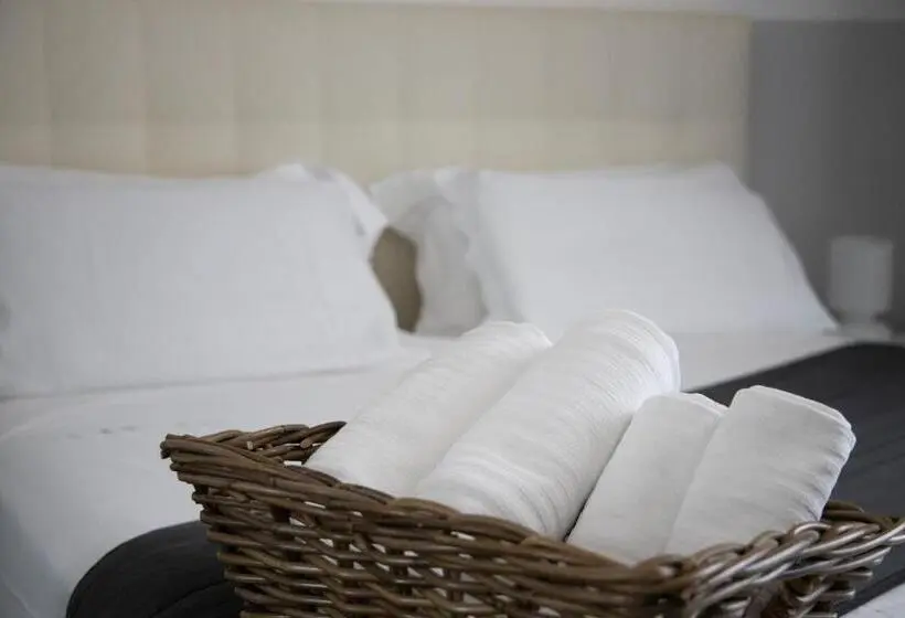 اتاق سوپریور با بالکن, Arch Rome Suites