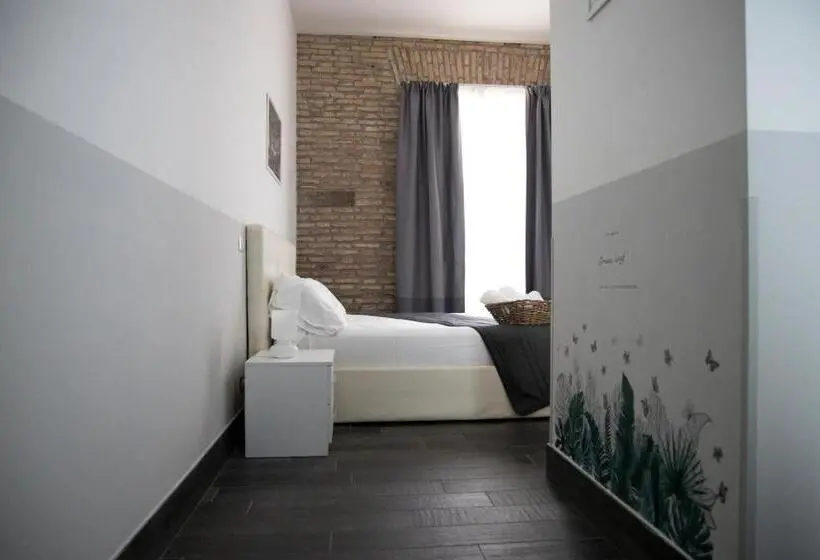 اتاق سوپریور با بالکن, Arch Rome Suites