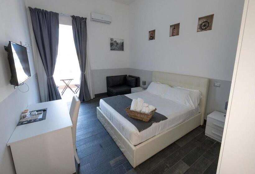 اتاق سوپریور با بالکن, Arch Rome Suites