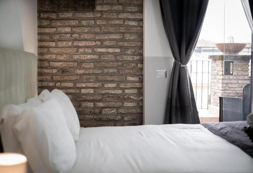 اتاق سوپریور با بالکن, Arch Rome Suites