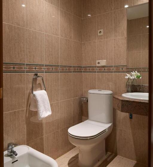 اتاق استاندارد سه نفره, Iraipe Achuri Auto Check In