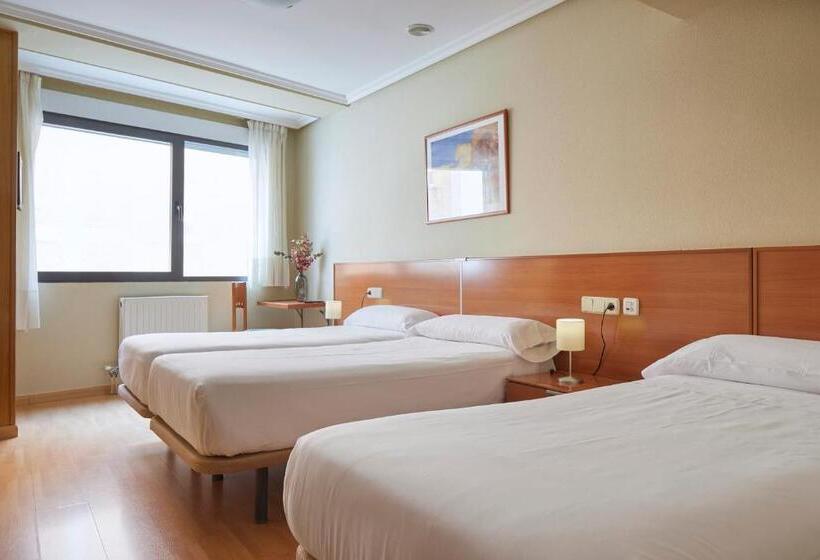 اتاق استاندارد سه نفره, Iraipe Achuri Auto Check In