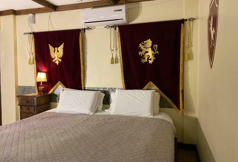 标准间, Castillo Medieval