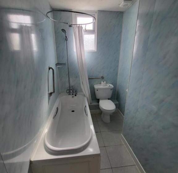 חדר סטנדרט, Cliffe Norton