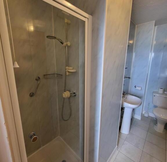 חדר משפחתי נוף לים, Cliffe Norton