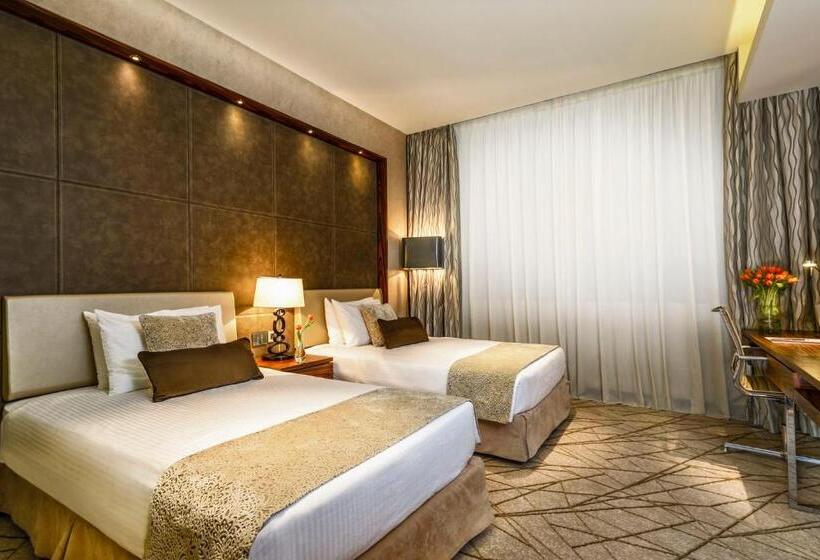 اتاق کلاب, Millennium Plaza Doha