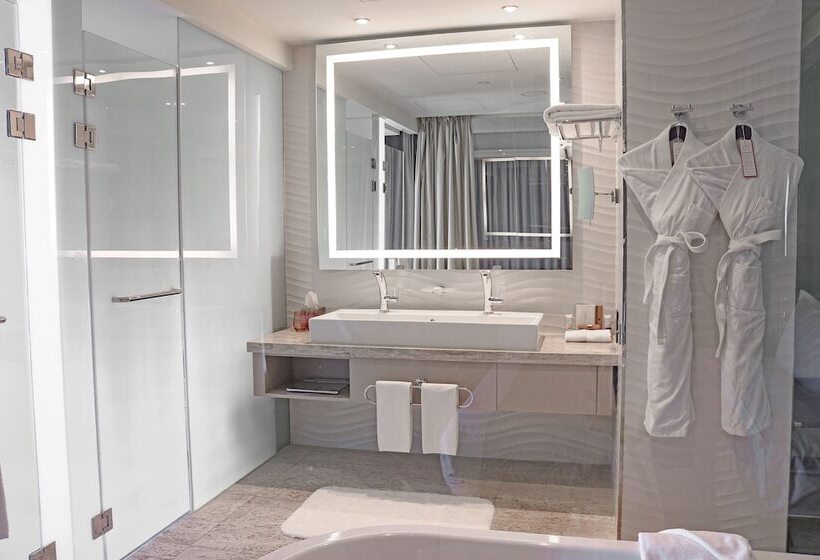 سوئیت پرزیدنت, Millennium Plaza Doha