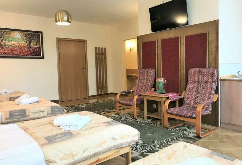 חדר סטנדרט לארבעה, Pensjonat Adria