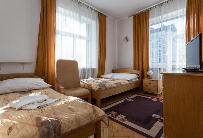 חדר סטנדרט לשלושה, Pensjonat Adria