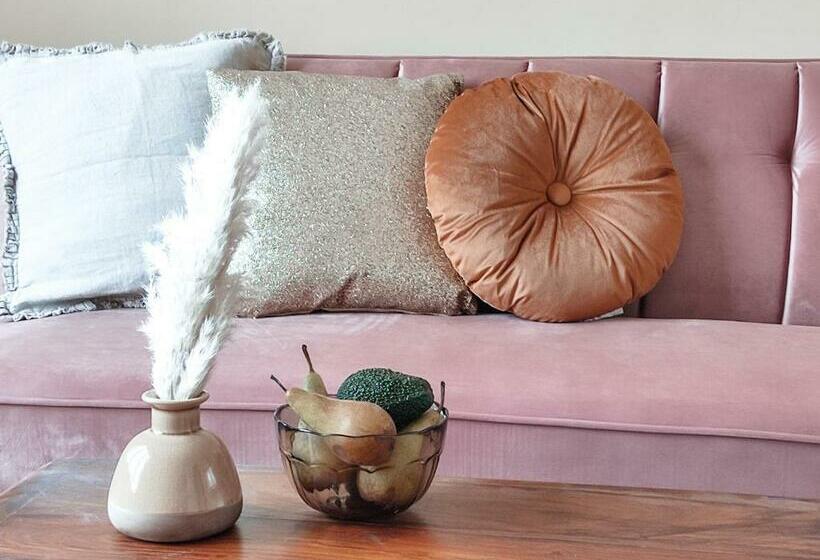 سوییت لوکس, Insula Barataria