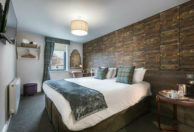 수피리어 룸, The Lodge