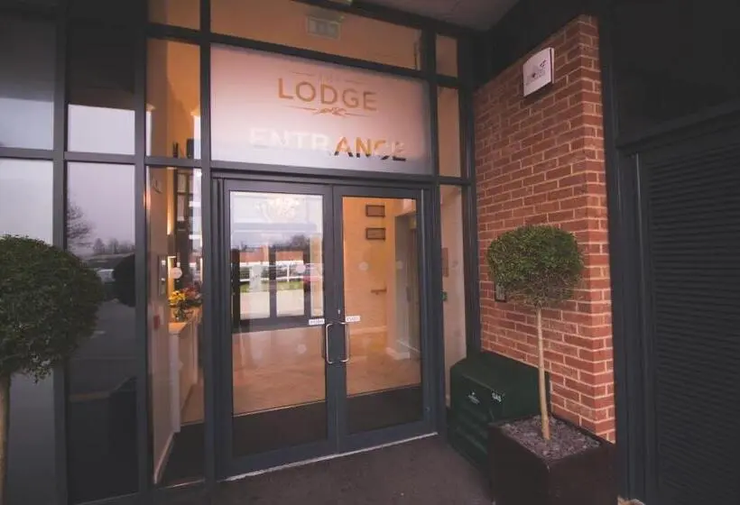 Standard-invahuone, The Lodge